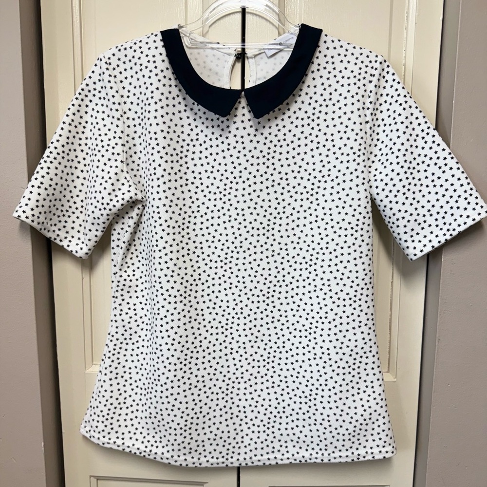 Star Patterned Blouse with Black Collar